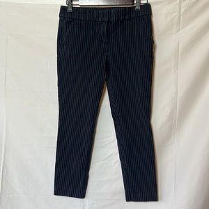 Size 4 Ann Taylor loft Marissa skinny navy blue pinstriped Skinny pants